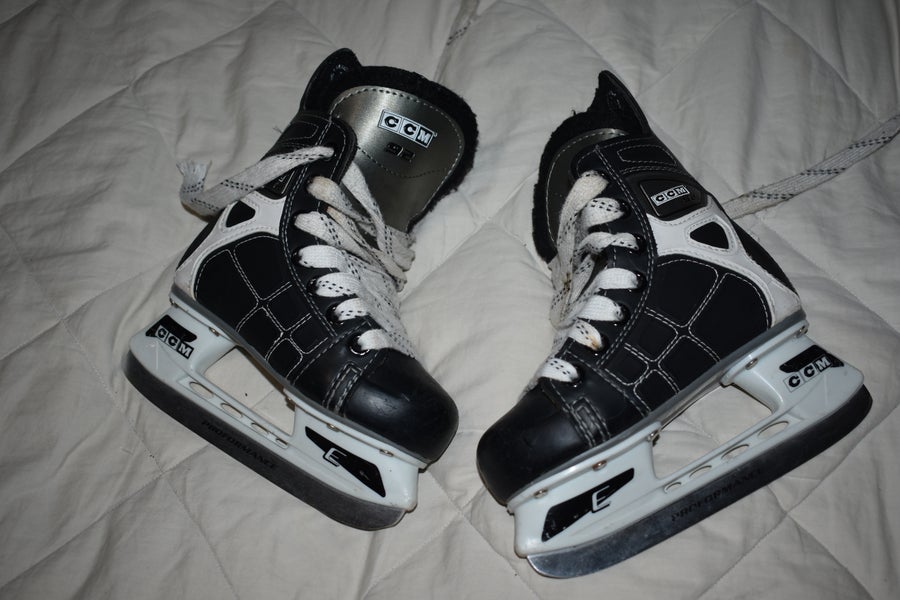 CCM 92 Hockey Skates, Size 10J