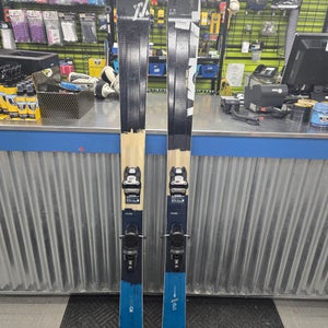 Unisex 2018 Volkl 170 cm All Mountain 90Eight Skis With Bindings Max Din 11 (Used)