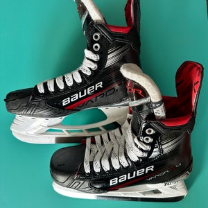 2025 Bauer Vapor X4 Hockey Skates 7.5 (Used)