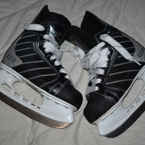 Tour TR-700 Hockey Skates, Size 13J - Great Condition!