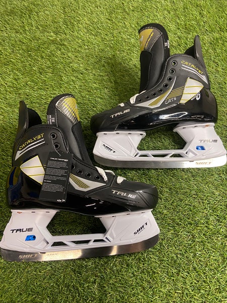 Senior True Catalyst 5 Hockey Skates Wide Width 9 (New)