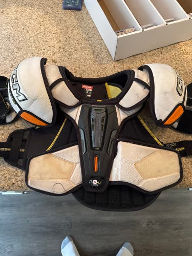 Men's Medium Senior CCM Tacks AS-V Pro Shoulder Pads Pro Stock (Used)