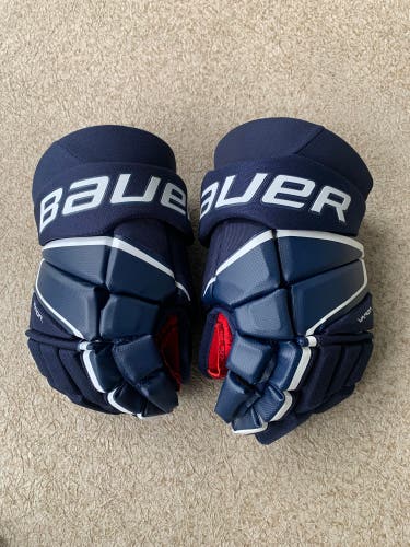 LIKE NEW Bauer Supreme 3S Gloves 14" (Used)...........