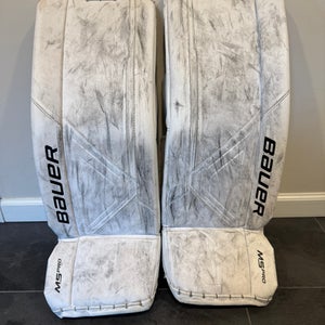 Bauer Supreme M5 Pro Goalie Leg Pads Intermediate Medium Used 2024 Season (Used)