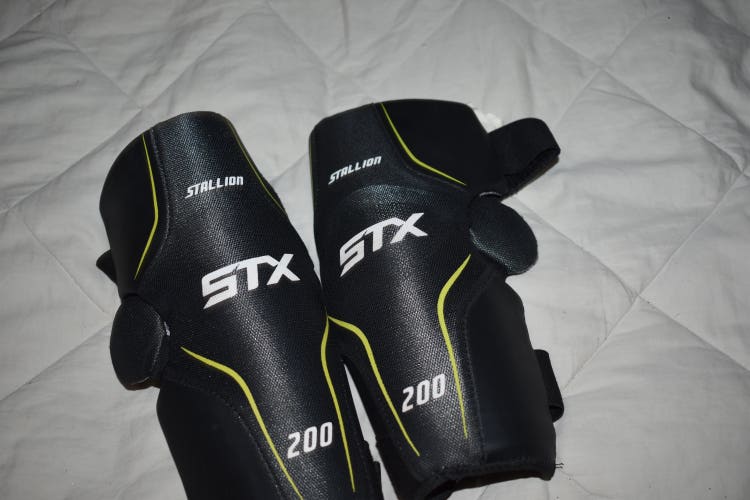 STX Stallion 200 Lacrosse Arm Pads, Medium - Top Condition!