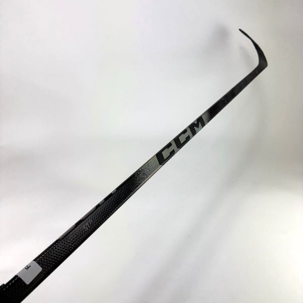 Used Right CCM Ribcor Trigger 10 Pro | 80 Flex P92 Curve Grip | F401