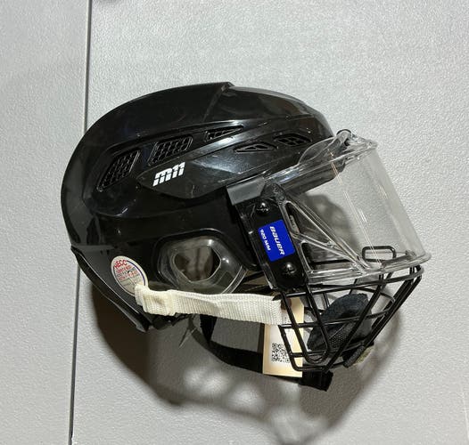 Black Medium Bauer M11 Helmet (Used)