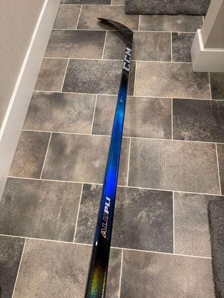 Senior CCM Blue JetSpeed FT8 Pro Right Handed Hockey Stick P29+1/4 (New)