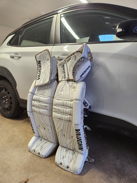 33" Vaughn V4 Goalie Full Set (Used)