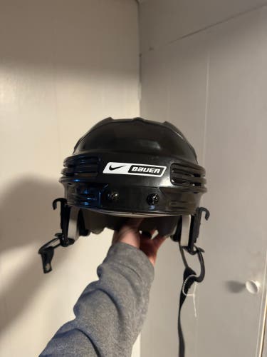 Large Nike Bauer 4500 Helmet (Used)