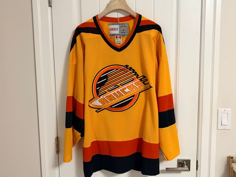 Authentic Vintage CCM Vancouver Canucks Yellow “Sunflower” Jersey Size Large