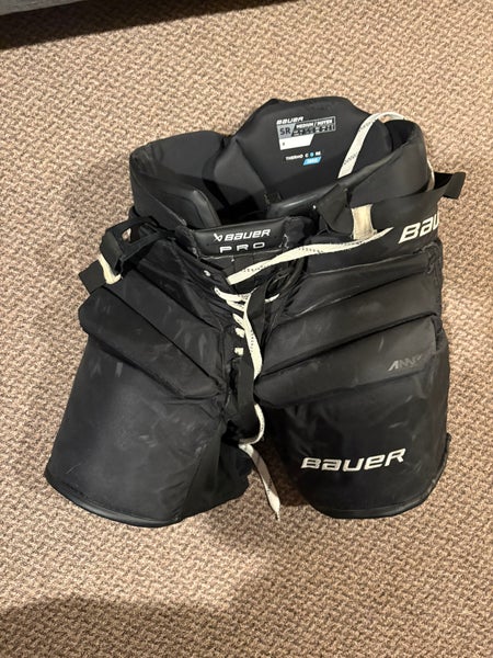 Senior Medium 2024 Bauer Pro Hockey Goalie Pants (Used)