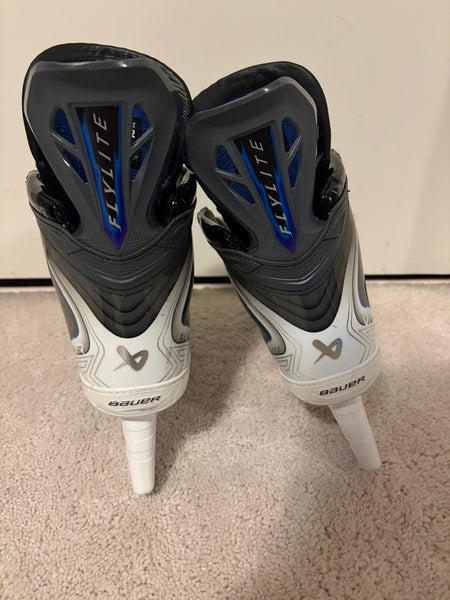 2025 Bauer Vapor Flylite Hockey Skates Regular Width 6 (Used)