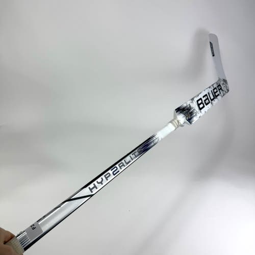Used Regular White/Navy Bauer Vapor Hyperlite 2 Goalie Stick | 25" Paddle Wedge Curve | F299