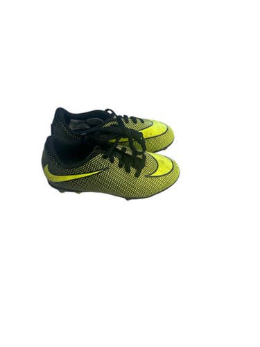 Used Nike Soccer Cleats Black And Neon Green Youth 11.0 11862-S000091872