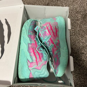 Men's Size M 11.0 (W 12.0) Puma Shoes (Used)