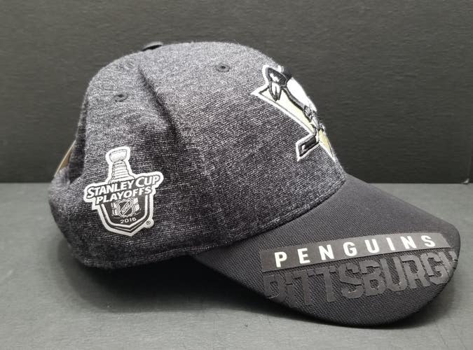 Pittsburgh Penguins 2017 Stanley Cup Playoffs Reebok Center Ice S/M Stretch Hat
