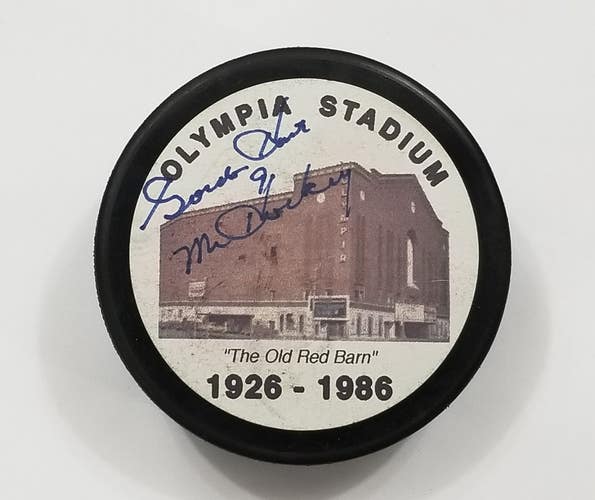 GORDIE HOWE 9 MR HOCKEY Autographed Olympia Stadium Detroit Red Wings Puck
