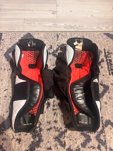 Youth Bauer Vapor Hyperlite 13" Shin Pads (Used)