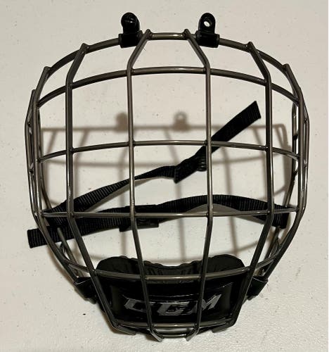 CCM FM680 Full Cage SZ Medium