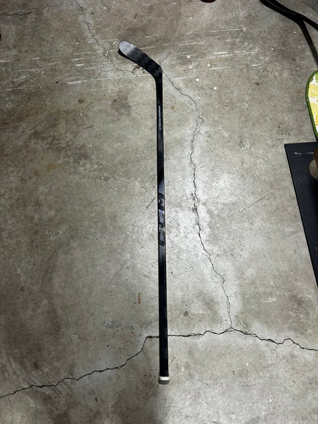 Senior CCM Ribcor Trigger 10 Pro Left Hand Hockey Stick P28 75 Flex (Used)