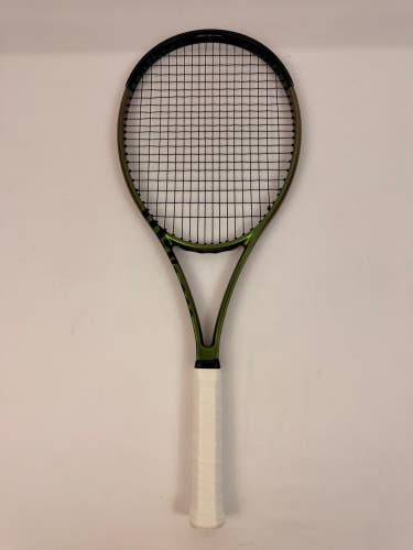 Wilson Blade 98 18x20 V8, 4 1/4 Excellent 9.5/10