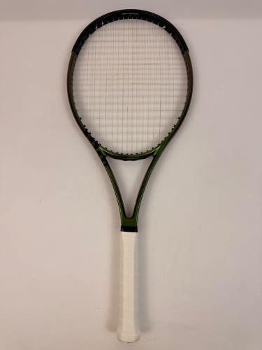 Wilson Blade 104 V8, 4 1/4 Very Good Condition