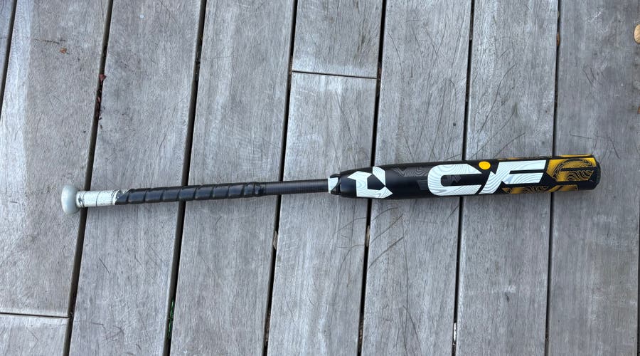 Barely used - 2022 DeMarini CF Composite Bat - 32” (-10) 22 oz