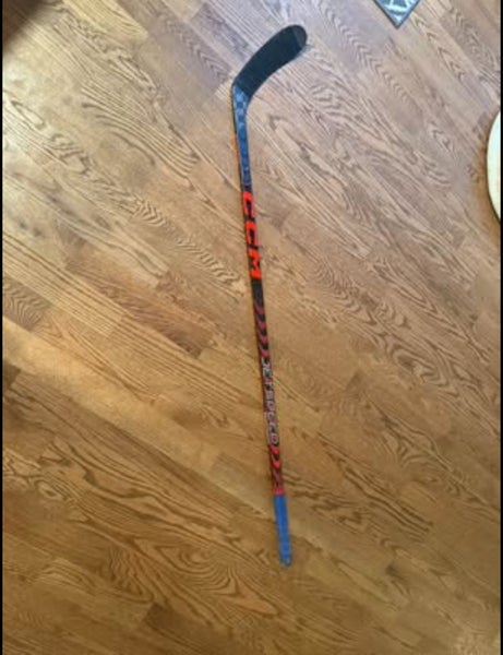 Youth CCM JetSpeed Right Handed Hockey Stick P28 40 Flex (Used)