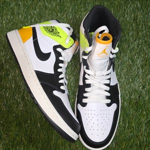 Nike Air Jordan 1 High Golf 'Gold Toe' shoe.
