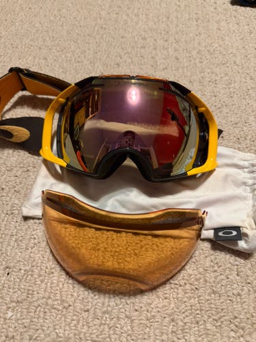 Unisex Oakley Airbrake Ski Goggles (Used)