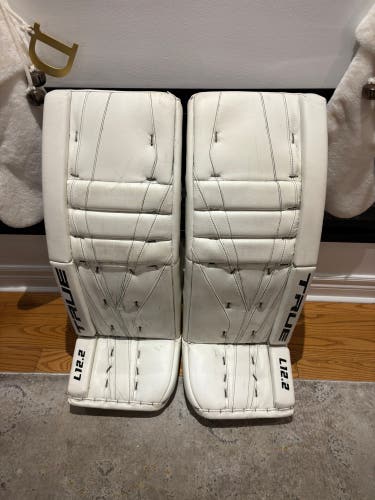 33" True L12.2 Goalie Leg Pads (Used)