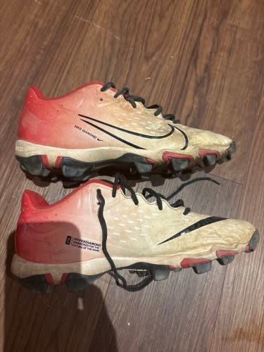 Red Women's Size M 9.0 (W 10.0) Youth Nike FastFlex Low Top (Used)