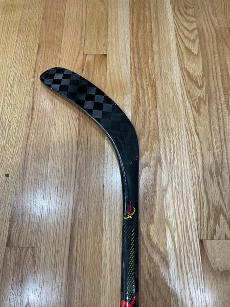 Senior Bauer Vapor 2X Pro Right Handed Hockey Stick P88 77 Flex (Used)