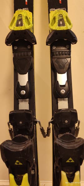 SL Racing 135 cm Fischer Progressor RC4 Skis With Bindings Max Din