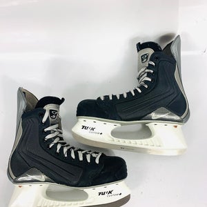 Senior Nike D Width Size 9 Quest 3  Hockey Skates