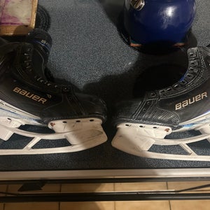 2025 Bauer Vapor Flylite Hockey Skates Regular Width Size 6.5 (Used)