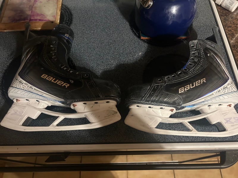 2025 Bauer Vapor Flylite Hockey Skates Regular Width Size 6.5 (Used)