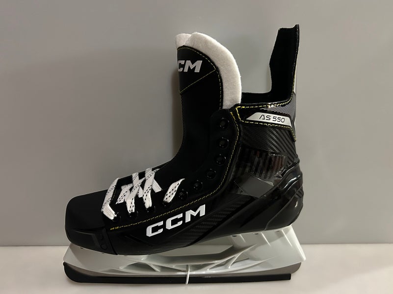 New CCM AS-550 Hockey Skates - Intermediate Size 6 NIB