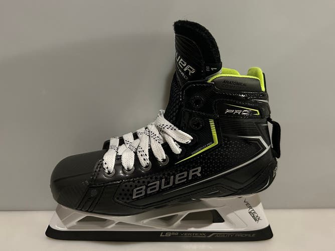 New Bauer Pro Goalie Skates - Size 4 / Fit 1 NIB