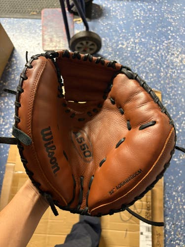 Wilson RH Catcher's Glove 32" (Used)
