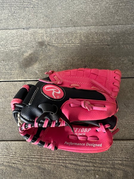 Rawlings ST10BP Girls Storm Softball Glove 10" Black and Pink Right Handed