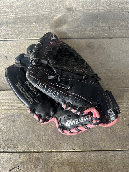 Mizuno Jenny Finch GPP 1107 11" LHT Youth Girl's Max Softball Glove Black & Pink