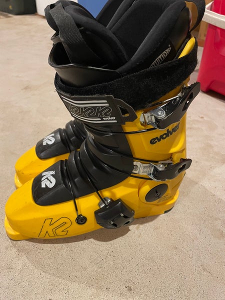 Mondo 26 & 26.5 Kid's K2 Evolver Park Ski Boots Soft Flex (Used)