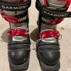 Mondo 23 & 23.5 Telemark Ski Boots (Used)
