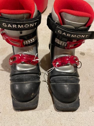 Mondo 23 & 23.5 Telemark Ski Boots (Used)