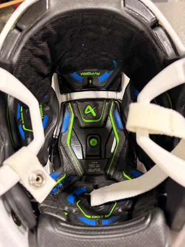 Medium Bauer Re-Akt 155 Helmet (Used)