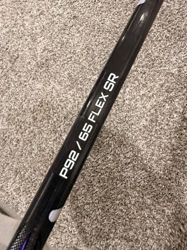 Senior Bauer Vapor FlyLite Right Handed Hockey Stick P92 67 Flex (Used)
