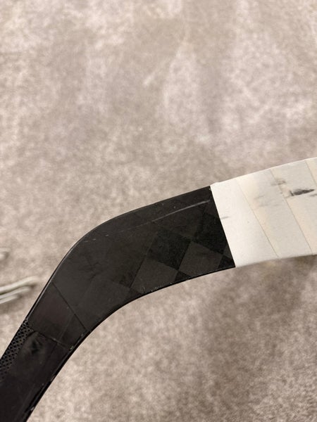 Intermediate Warrior Covert QR6 Pro Right Handed Hockey Stick 65 Flex (Used)