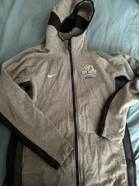 University of New Haven Tennis Team Issued Gray Adult Unisex Medium Nike Sweatshirt (Used)